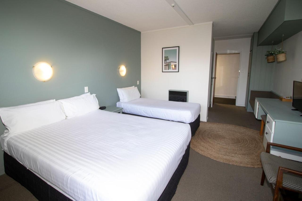 The Avenue Hotel Whanganui Bagian luar foto