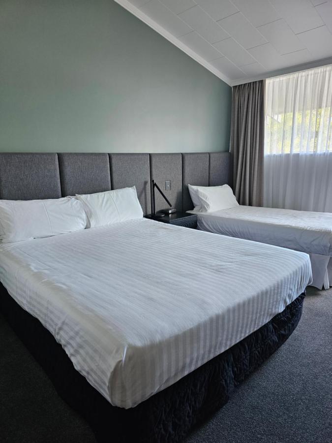 The Avenue Hotel Whanganui Bagian luar foto