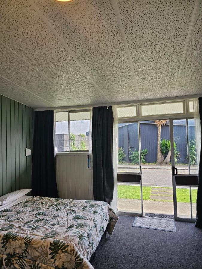 The Avenue Hotel Whanganui Bagian luar foto