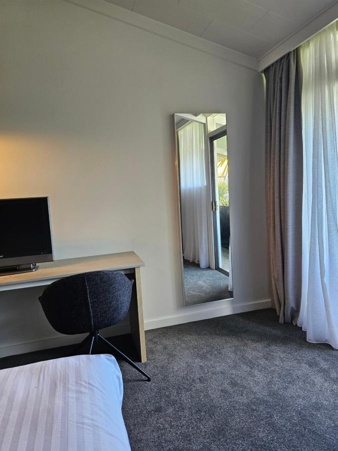 The Avenue Hotel Whanganui Bagian luar foto